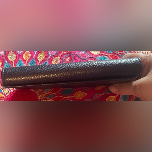 Black leather Capezio wallet. Measures about 7 x 4“. EUC - Picture 6 of 12